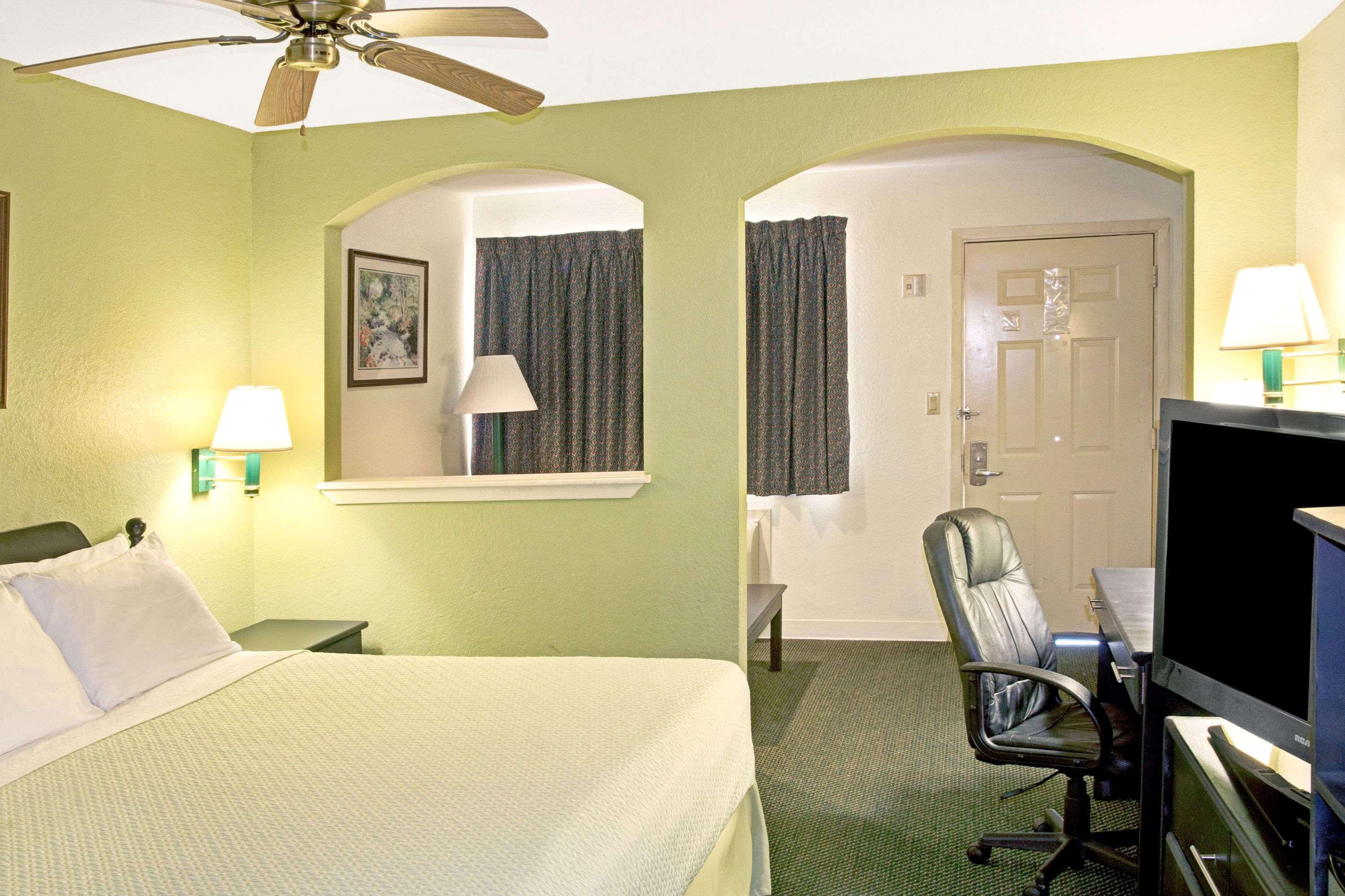 Days Inn By Wyndham El Campo Tx Εξωτερικό φωτογραφία