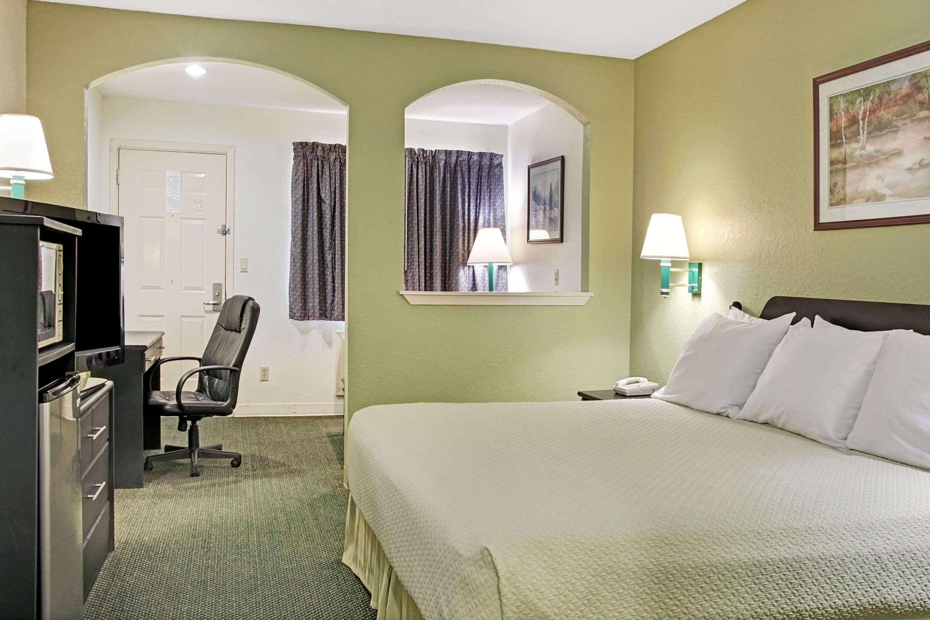 Days Inn By Wyndham El Campo Tx Εξωτερικό φωτογραφία