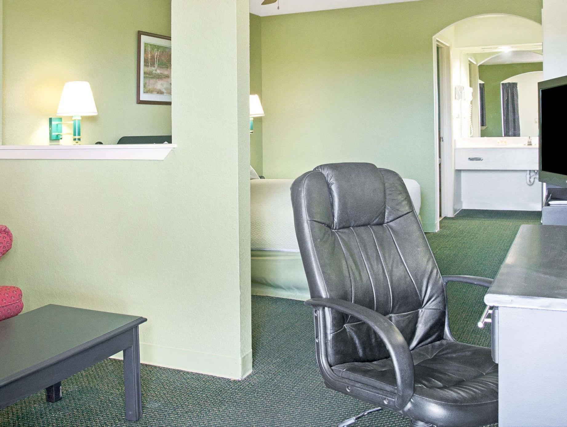 Days Inn By Wyndham El Campo Tx Εξωτερικό φωτογραφία